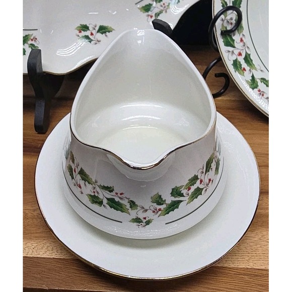 Home for the Holidays Soup Pasta Bowl Set of 4(OR 3) Christmas Holly Gold Rim 8" - Picture 5 of 14